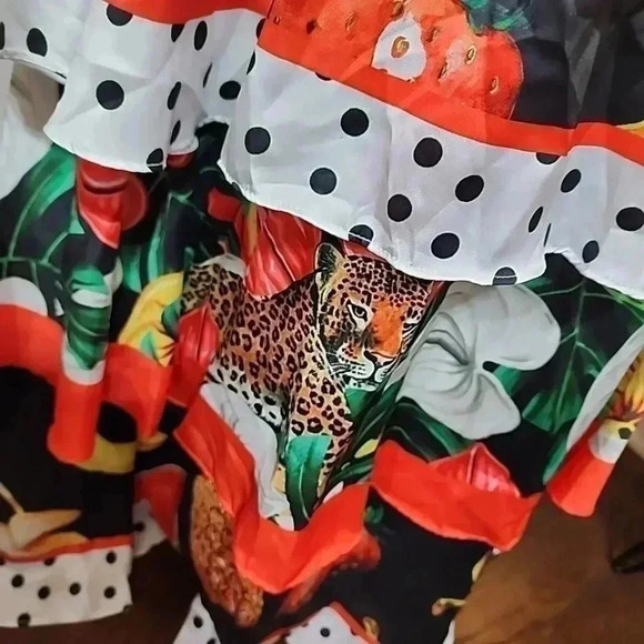 Beautiful Multiprint Fruit and tiger tiered ruffled maxi dress. - Picture 7 of 11